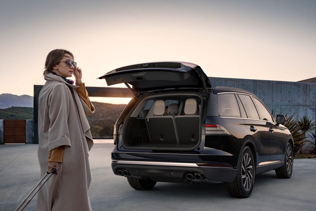 lincoln-aviator-chauffeur-service-for-airport-transfers