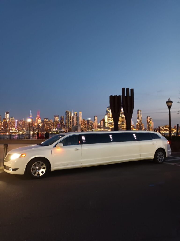 stretch-limousine-service-with-lincoln-mkt-white-stretch-limousine
