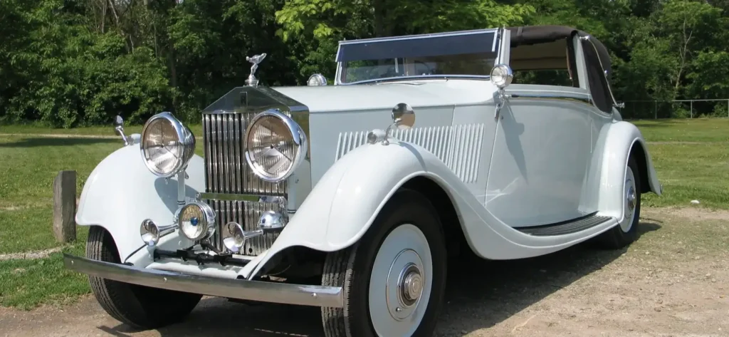 luxury-rolls-royce-antique-car